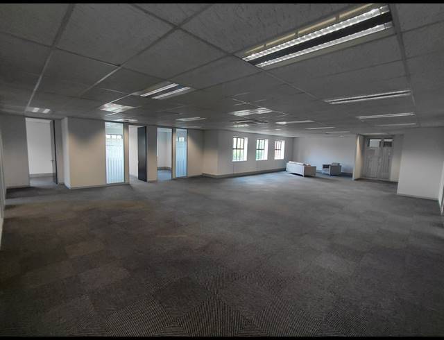 376M² OFFICE TO LET IN BRYANSTON